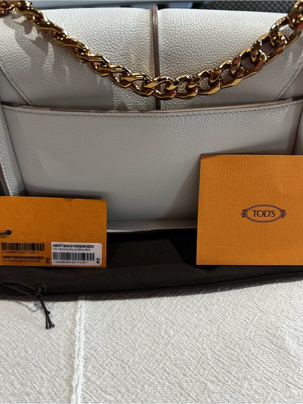 TOD'S White Leather Shoulder Bag with Gold T-Logo and Chain - Picture 5 of 9